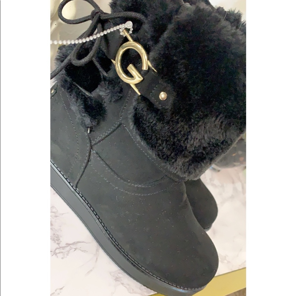 Black fur boots